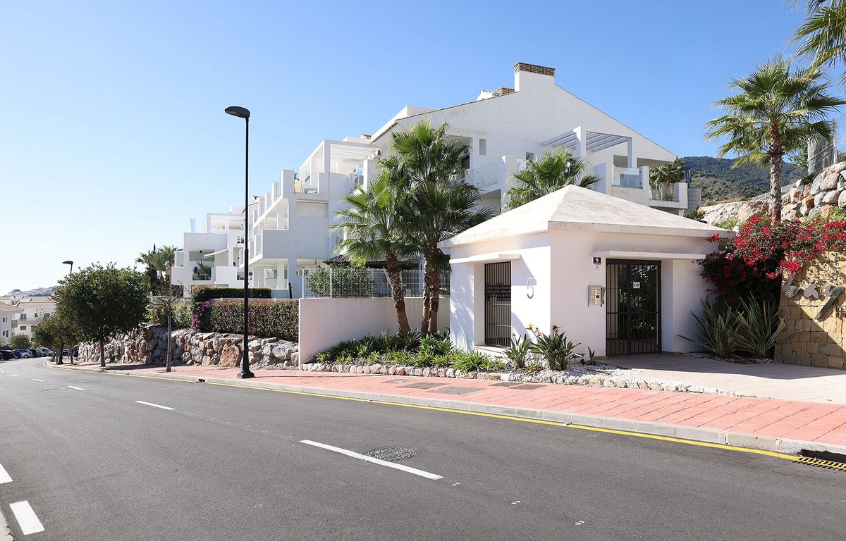 3 Bed Apartment for sale in Benalmadena Costa Del Sol, Málaga, Spain