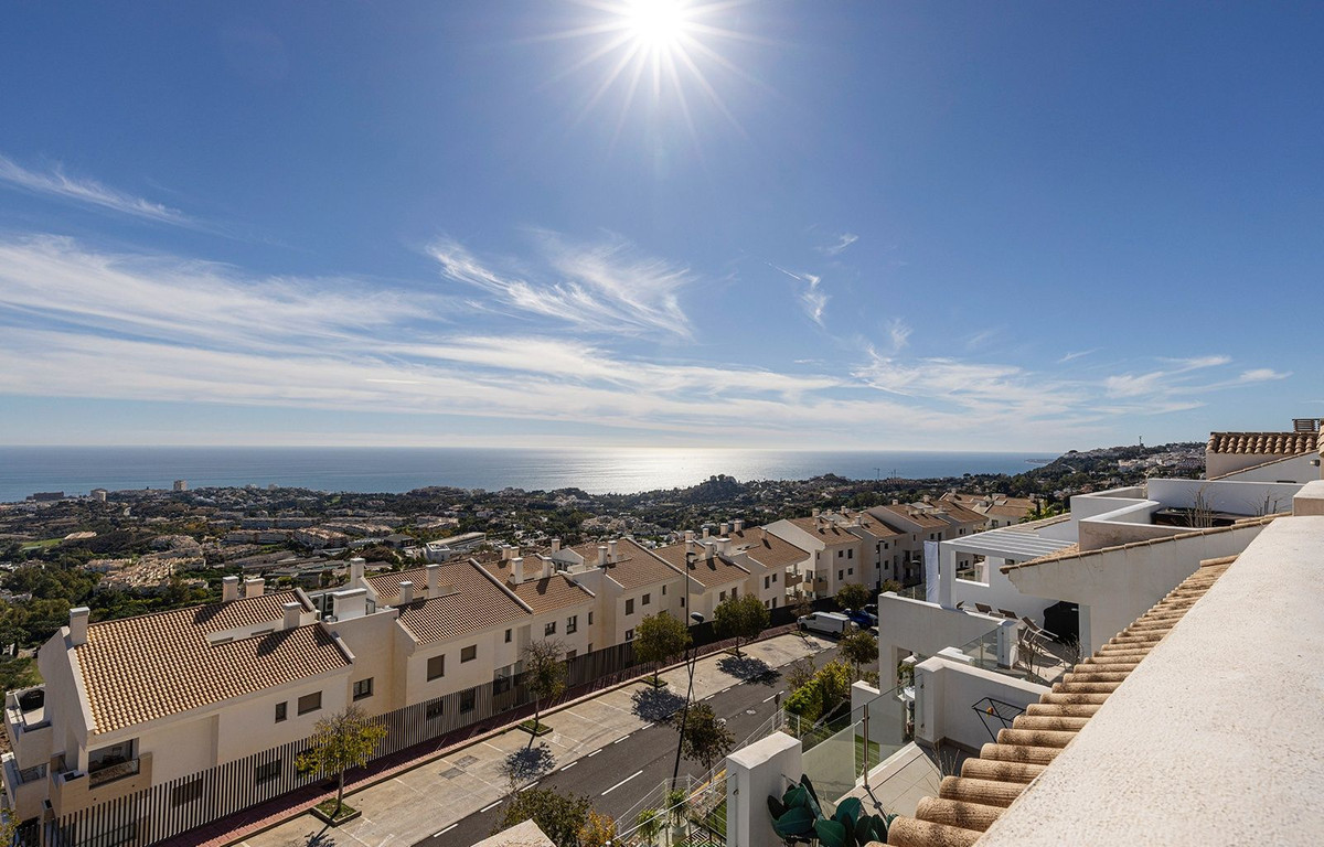 3 Bed Apartment for sale in Benalmadena Costa Del Sol, Málaga, Spain