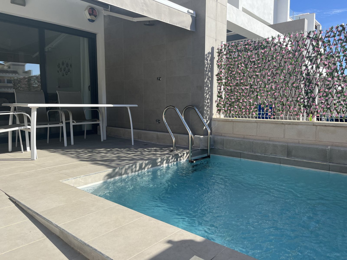 Se vende Adosada de 3 dormitorios en Costa Blanca, Alicante, España
