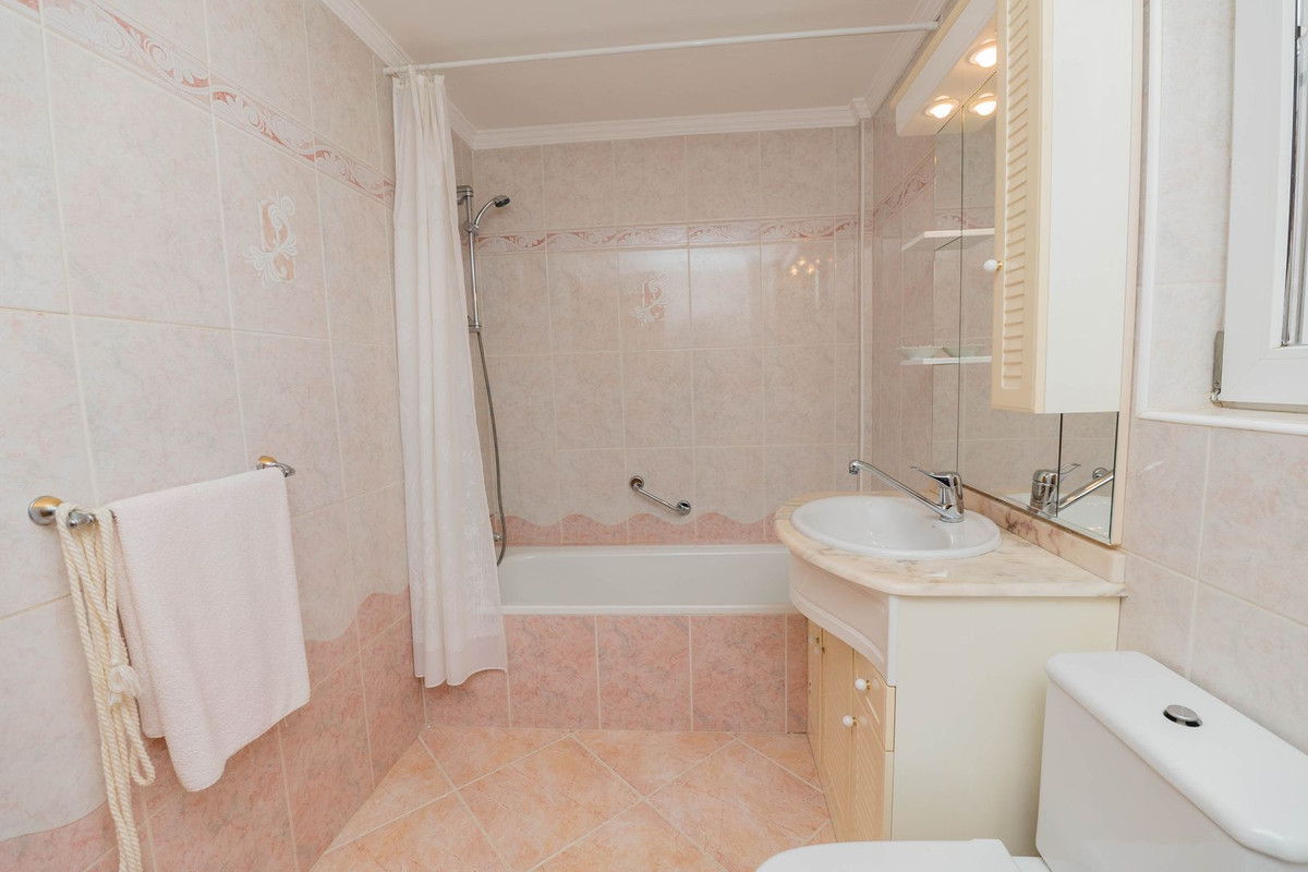 3 Bed Townhouse for sale in Fuengirola Costa Del Sol, Málaga, Spain