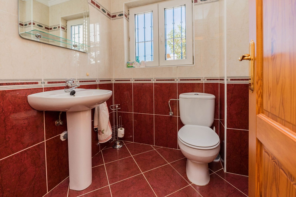 3 Bed Townhouse for sale in Fuengirola Costa Del Sol, Málaga, Spain
