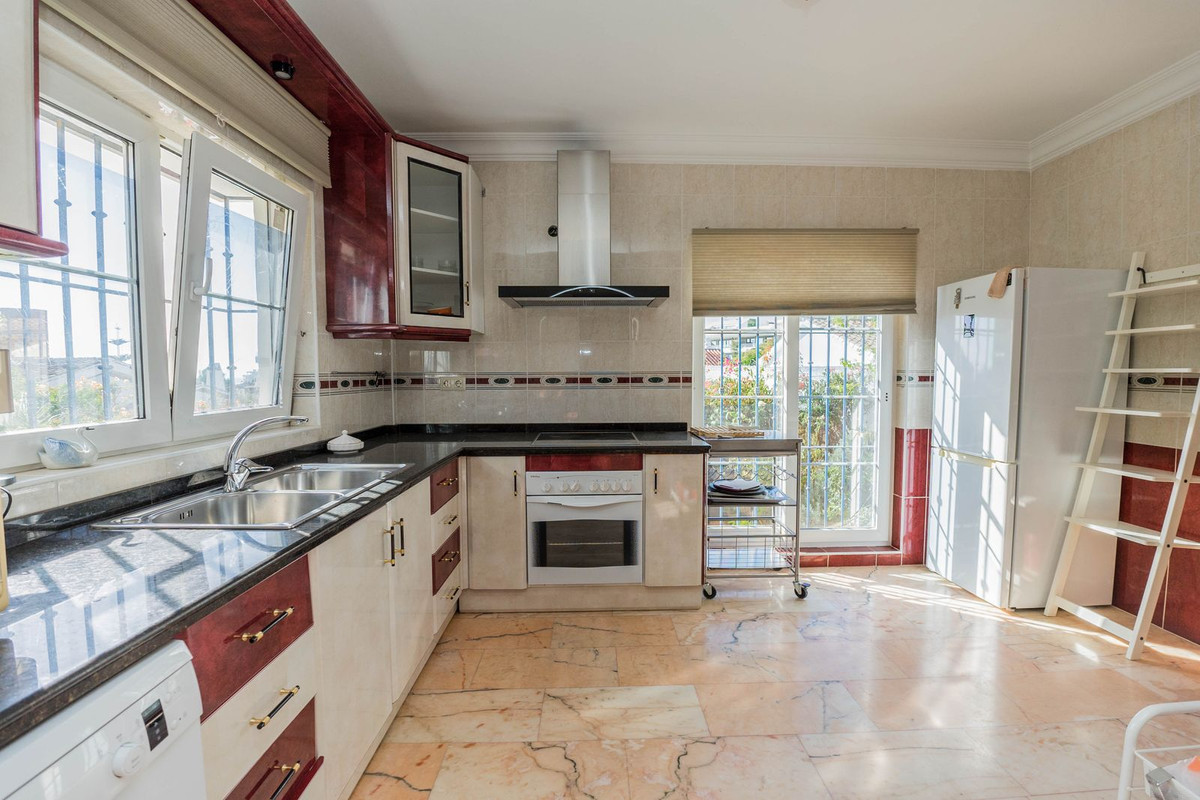 3 Bed Townhouse for sale in Fuengirola Costa Del Sol, Málaga, Spain