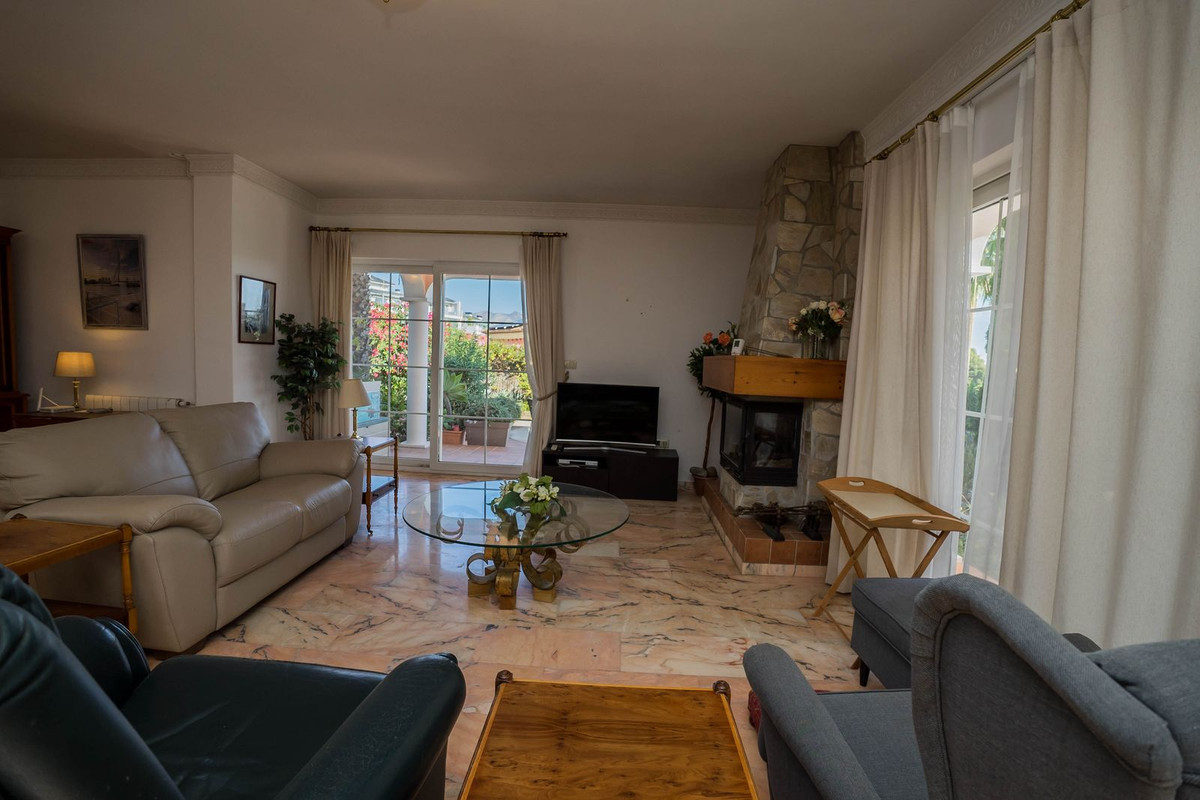 3 Bed Townhouse for sale in Fuengirola Costa Del Sol, Málaga, Spain