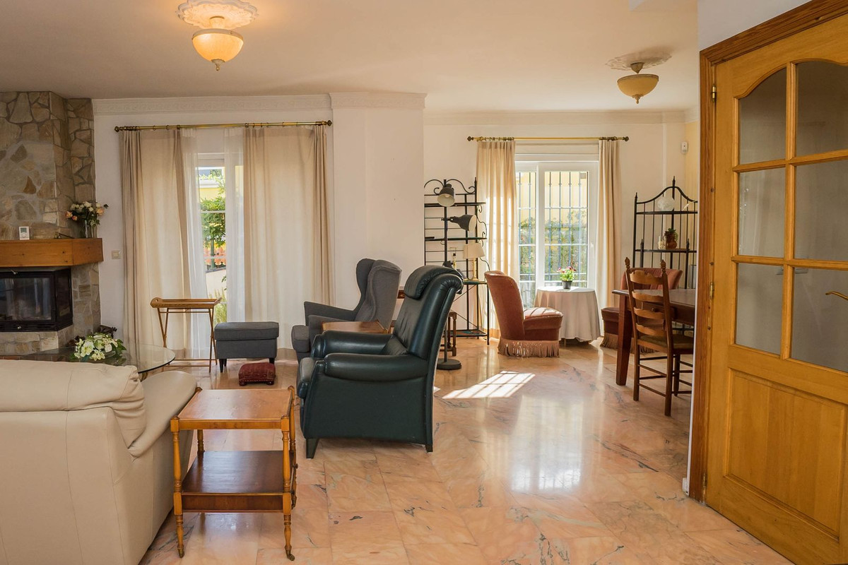 3 Bed Townhouse for sale in Fuengirola Costa Del Sol, Málaga, Spain
