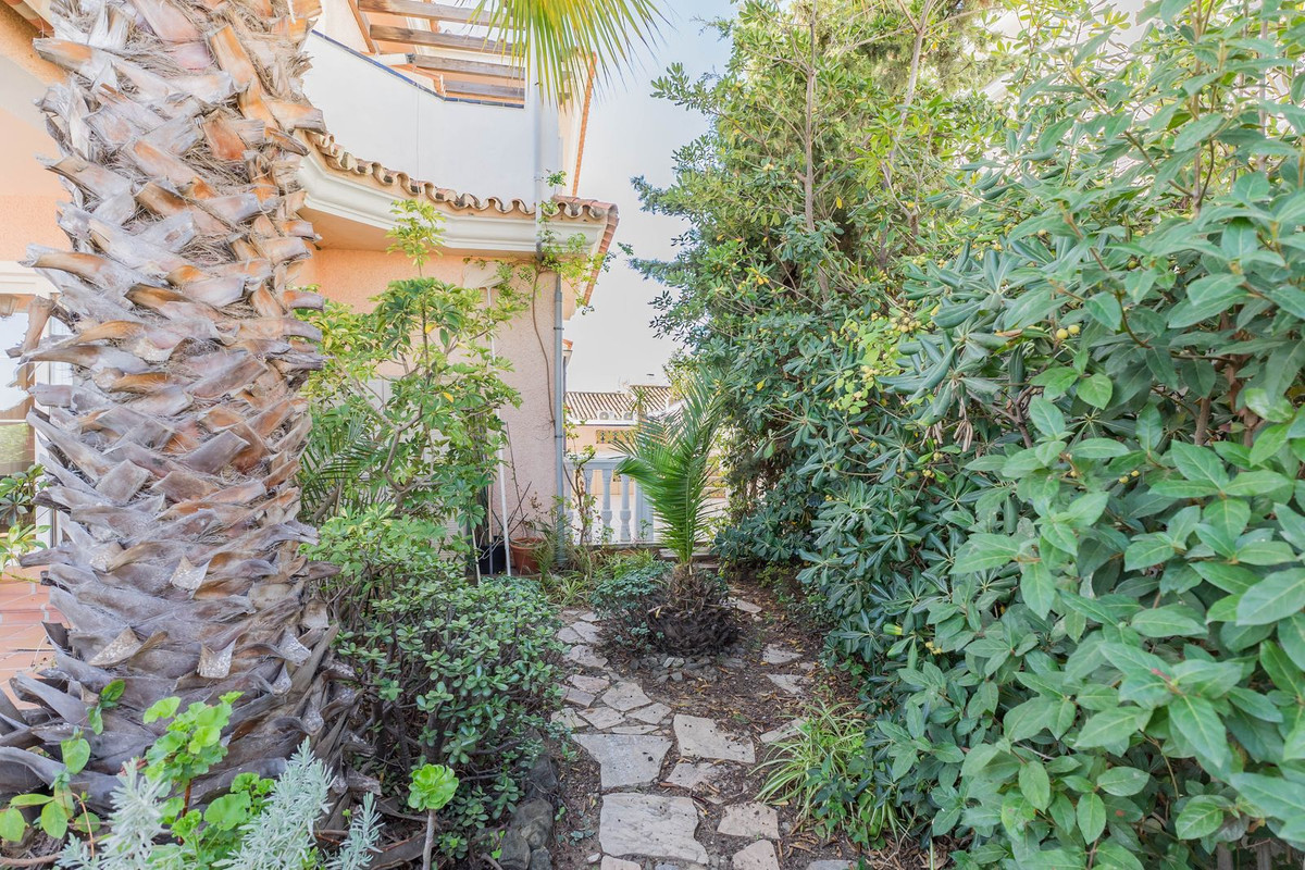 3 Bed Townhouse for sale in Fuengirola Costa Del Sol, Málaga, Spain