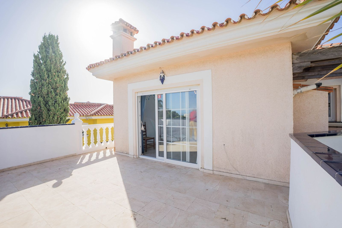 3 Bed Townhouse for sale in Fuengirola Costa Del Sol, Málaga, Spain