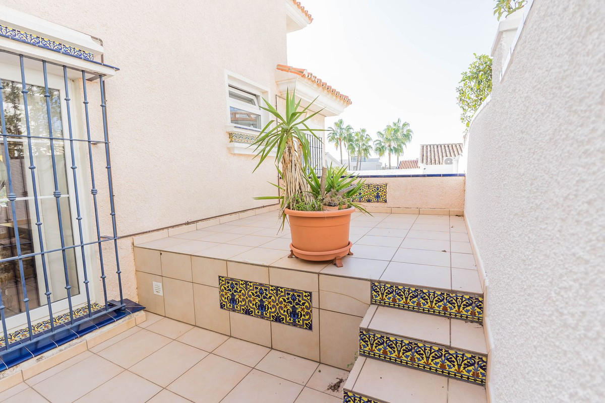 3 Bed Townhouse for sale in Fuengirola Costa Del Sol, Málaga, Spain