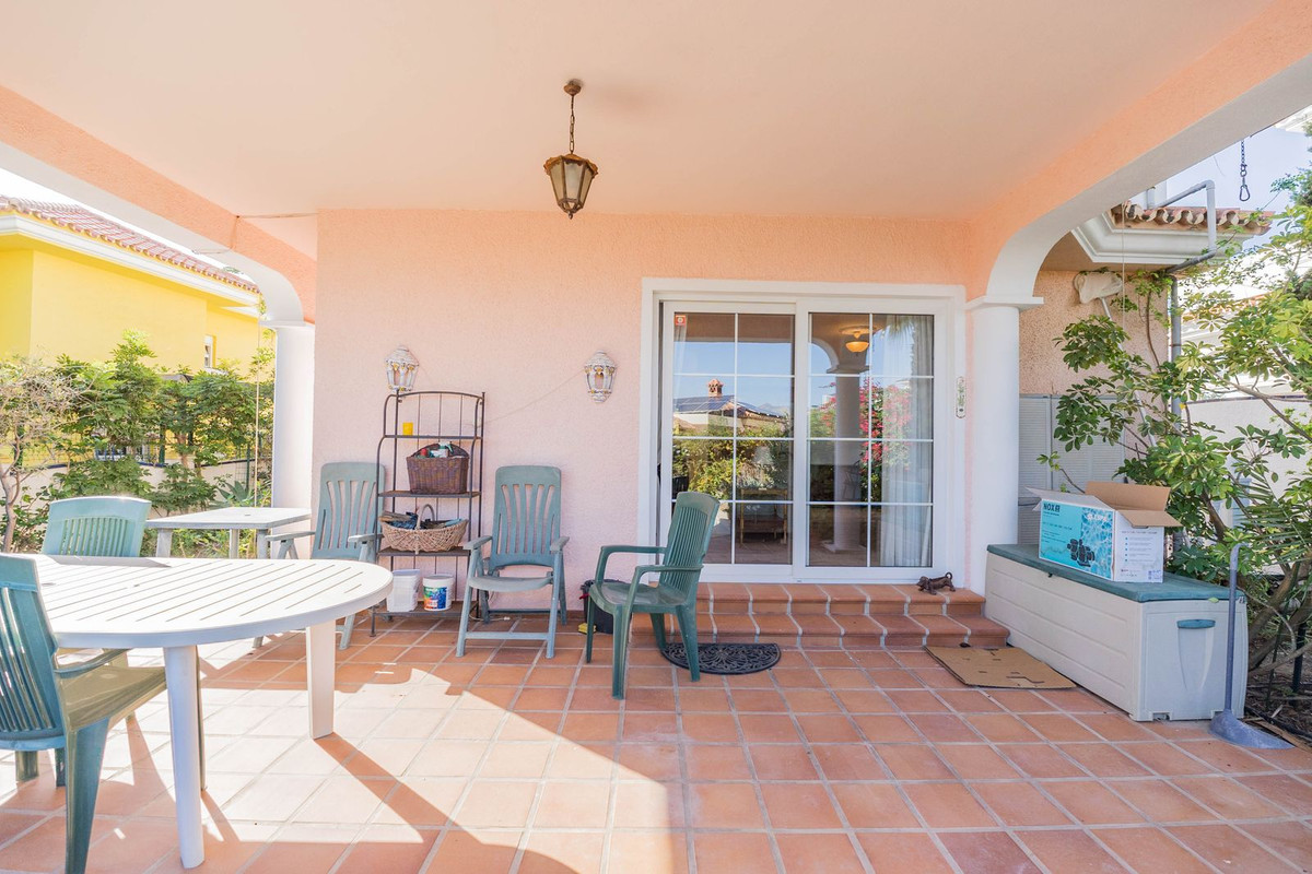 3 Bed Townhouse for sale in Fuengirola Costa Del Sol, Málaga, Spain