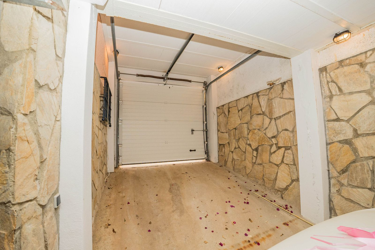 3 Bed Townhouse for sale in Fuengirola Costa Del Sol, Málaga, Spain