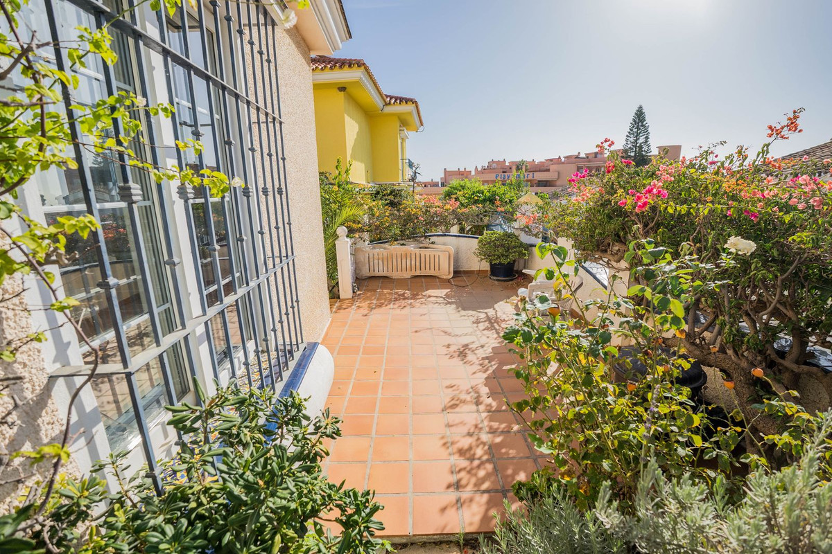 3 Bed Townhouse for sale in Fuengirola Costa Del Sol, Málaga, Spain