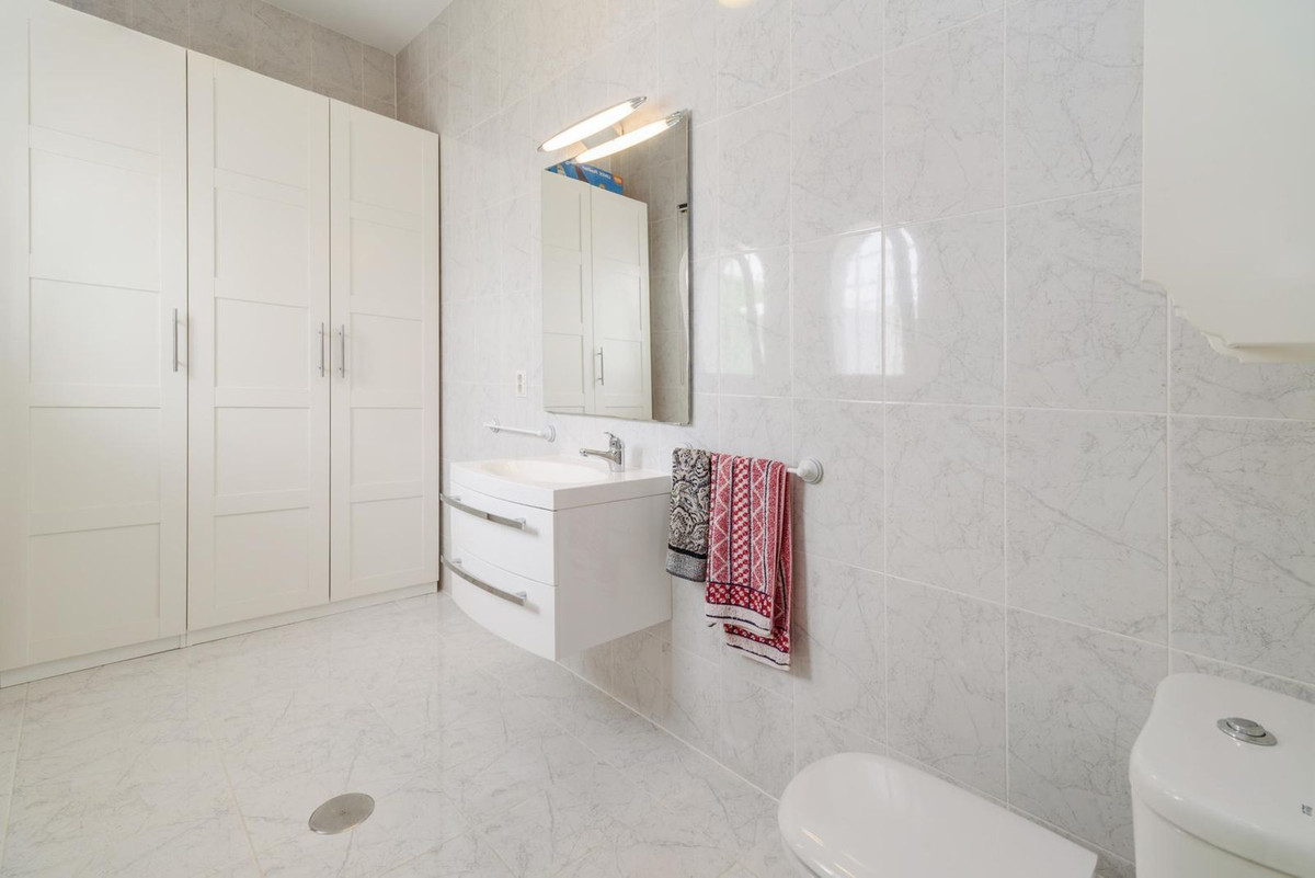 5 Bed Townhouse for sale in Estepona Costa Del Sol, Málaga, Spain
