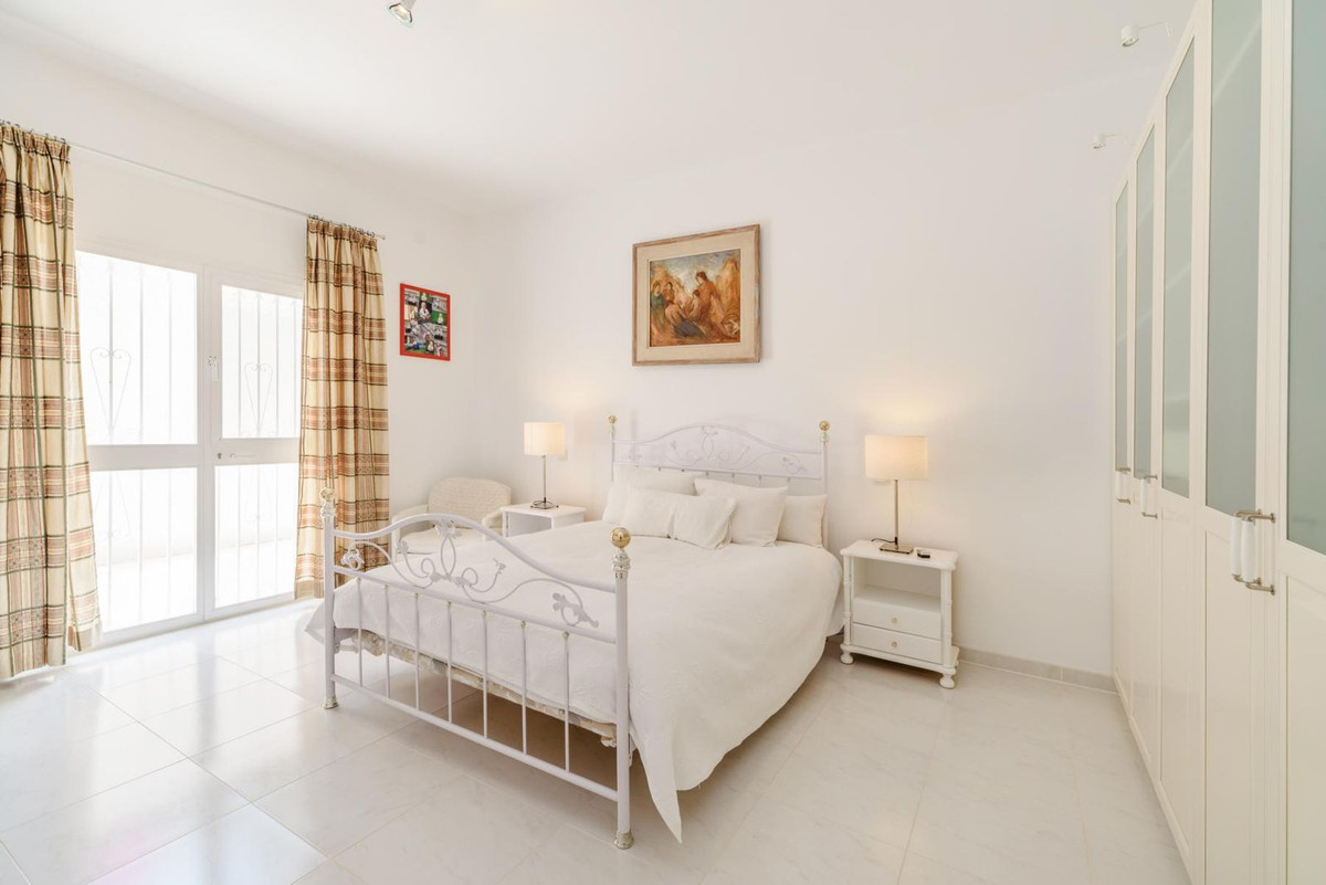 5 Bed Townhouse for sale in Estepona Costa Del Sol, Málaga, Spain