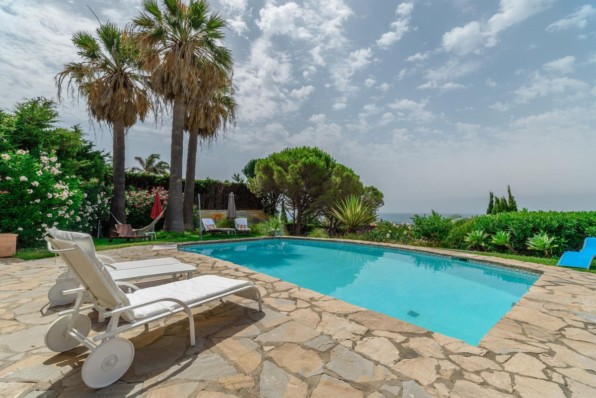 5 Bed Townhouse for sale in Estepona Costa Del Sol, Málaga, Spain
