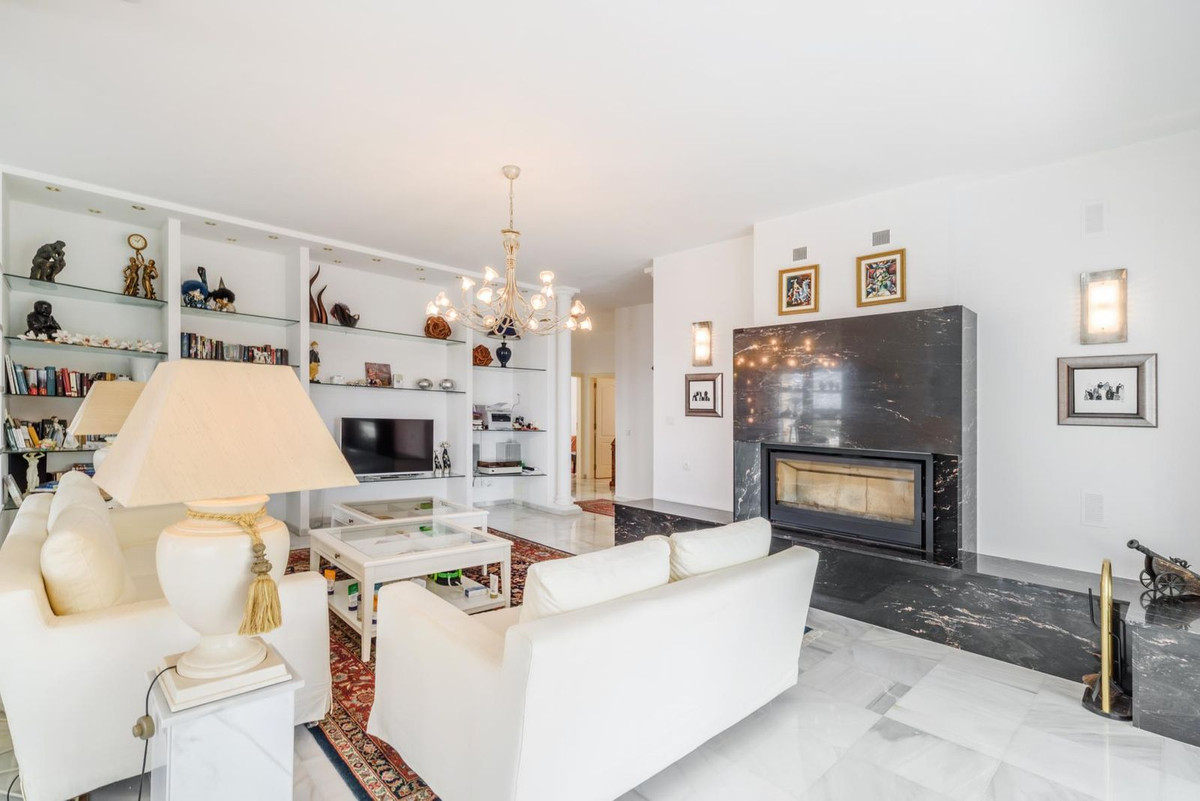5 Bed Townhouse for sale in Estepona Costa Del Sol, Málaga, Spain
