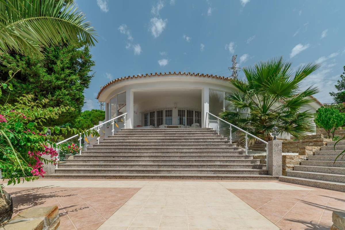 5 Bed Townhouse for sale in Estepona Costa Del Sol, Málaga, Spain