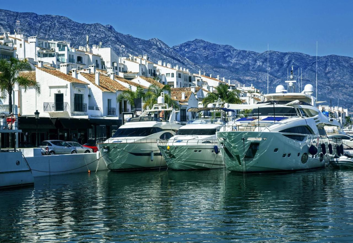 3 Bed Townhouse for sale in Marbella Costa Del Sol, Málaga, Spain