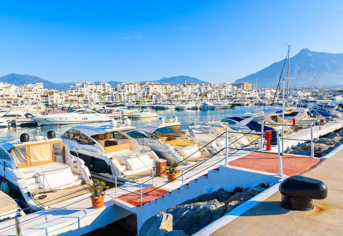 3 Bed Townhouse for sale in Marbella Costa Del Sol, Málaga, Spain