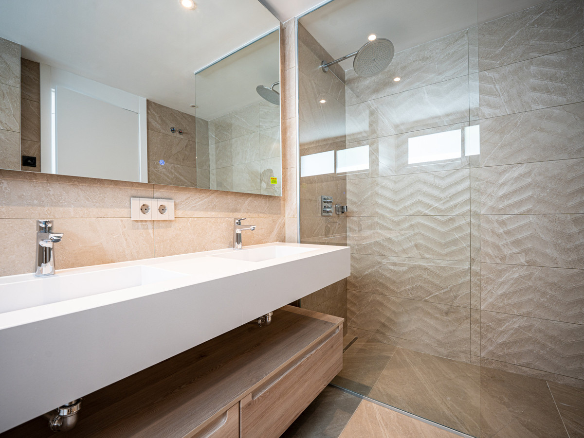 2 Bed Apartment for sale in Marbella Costa Del Sol, Málaga, Spain
