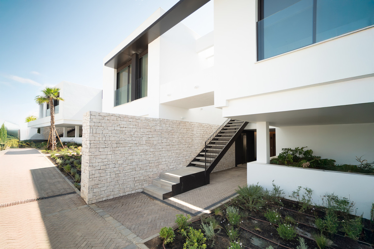 2 Bed Apartment for sale in Marbella Costa Del Sol, Málaga, Spain