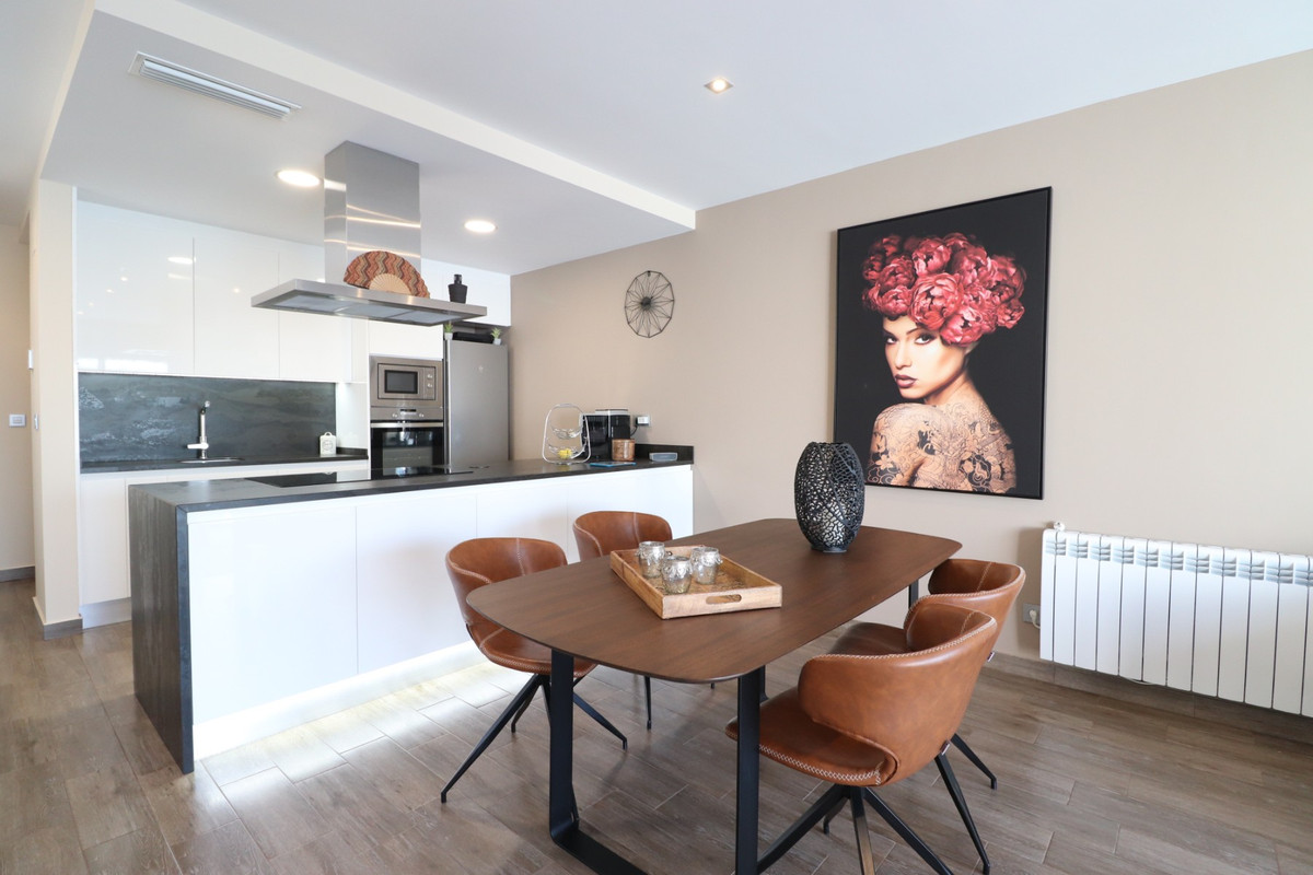 3 Bed Townhouse for sale in Daya Vieja Costa Blanca, Alicante, Spain