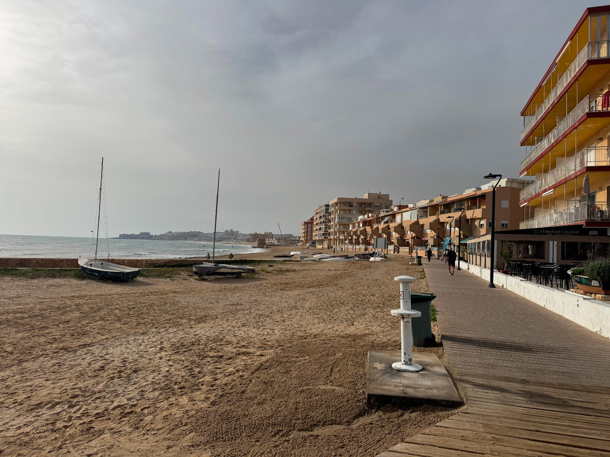 Se vende Ático de 2 dormitorios en Costa Blanca, Alicante, España