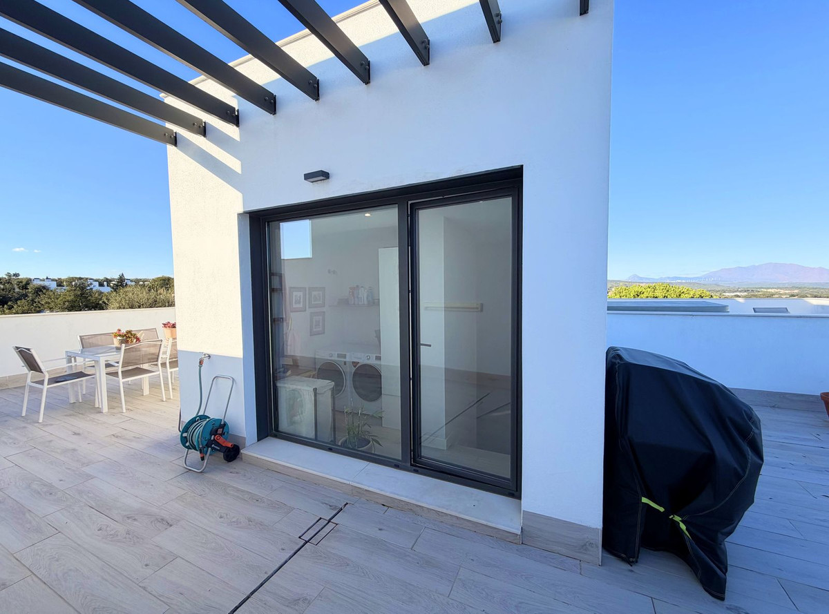 Se vende Adosada de 3 dormitorios en Costa Del Sol, Cadiz, España