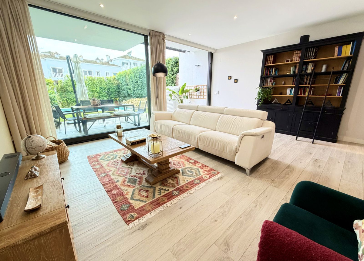Se vende Adosada de 3 dormitorios en Costa Del Sol, Cadiz, España