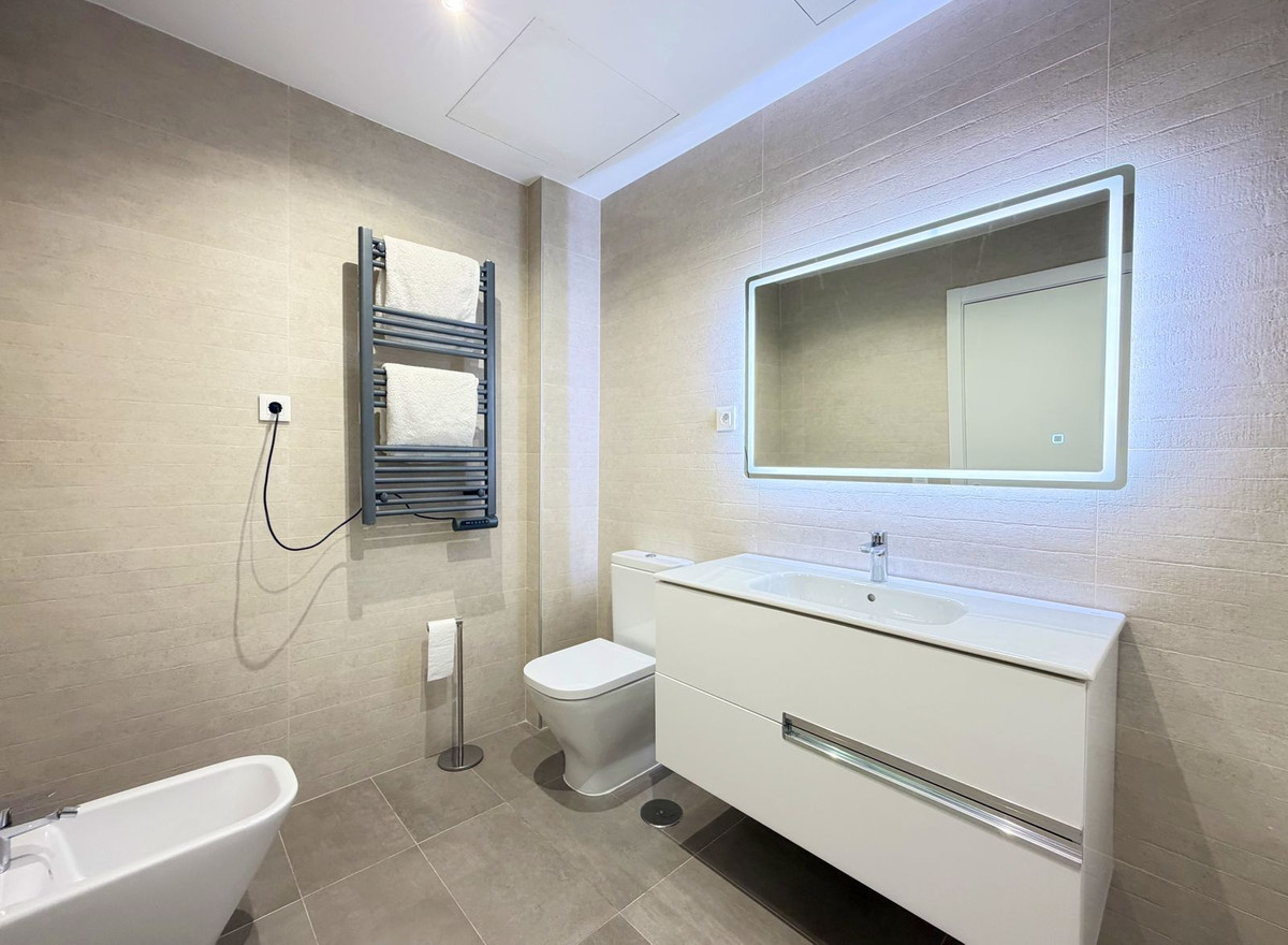 Se vende Adosada de 3 dormitorios en Costa Del Sol, Cadiz, España