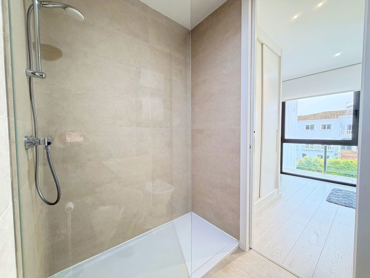 Se vende Adosada de 3 dormitorios en Costa Del Sol, Cadiz, España