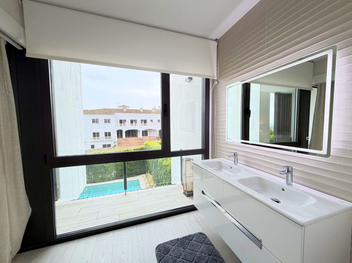 Se vende Adosada de 3 dormitorios en Costa Del Sol, Cadiz, España