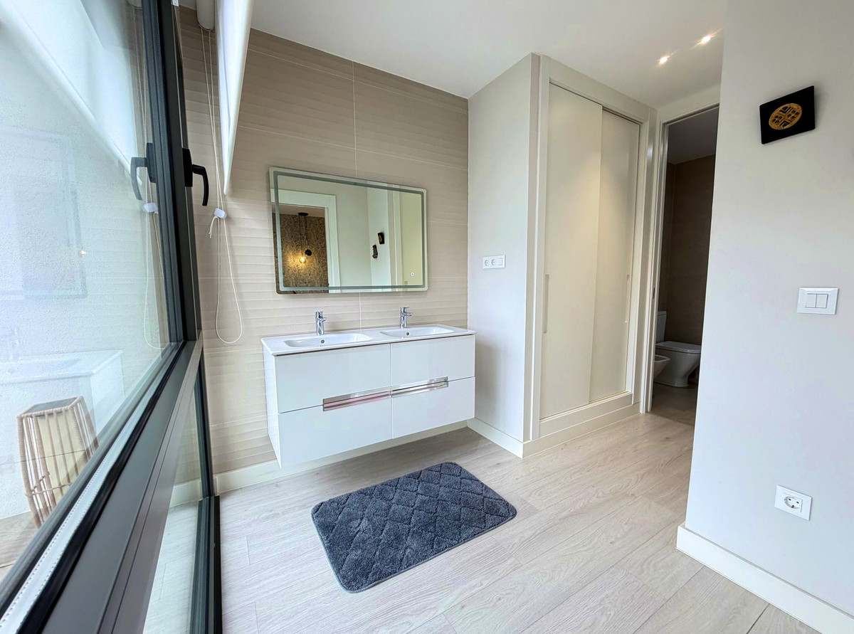 Se vende Adosada de 3 dormitorios en Costa Del Sol, Cadiz, España