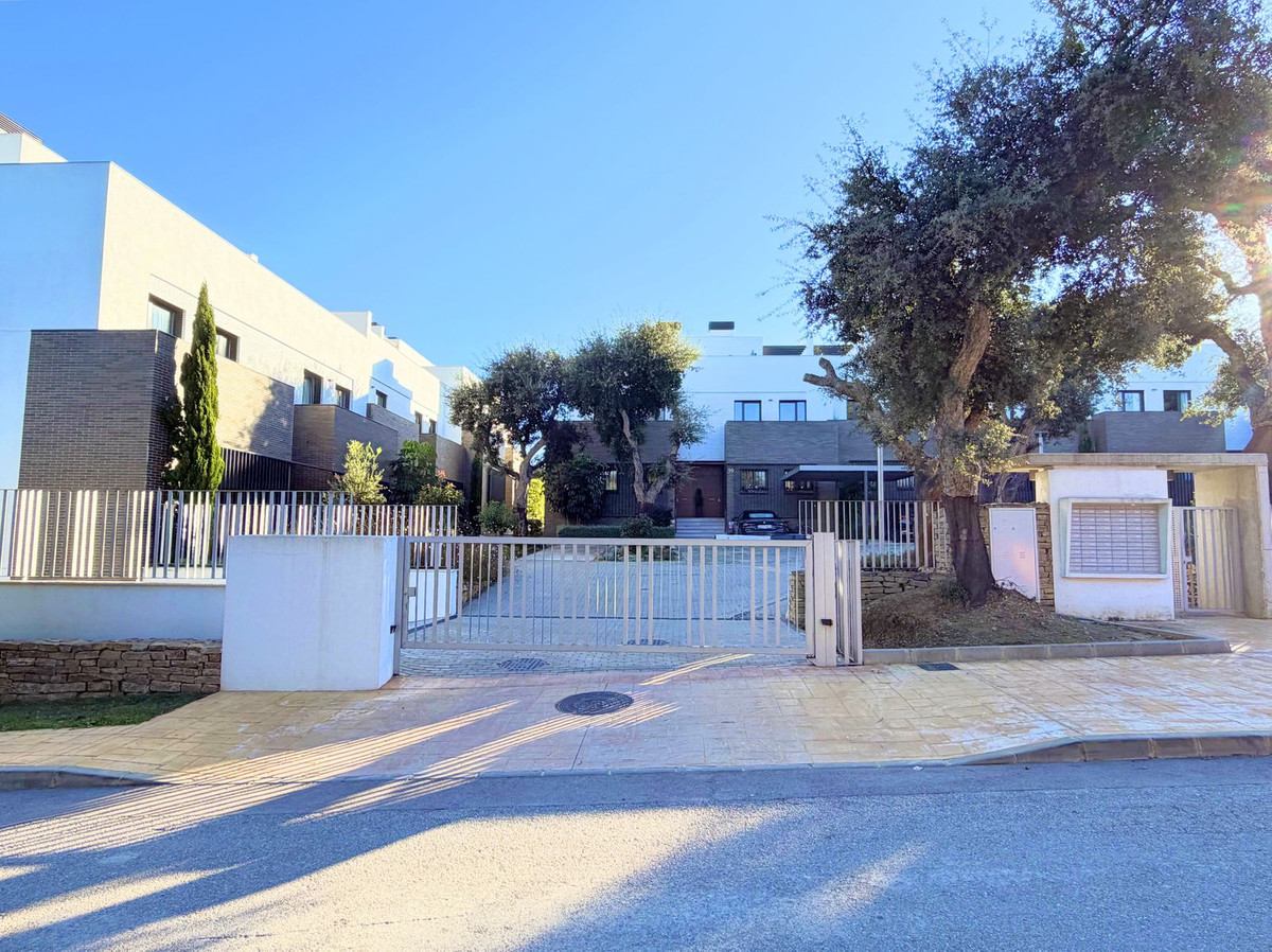Se vende Adosada de 3 dormitorios en Costa Del Sol, Cadiz, España