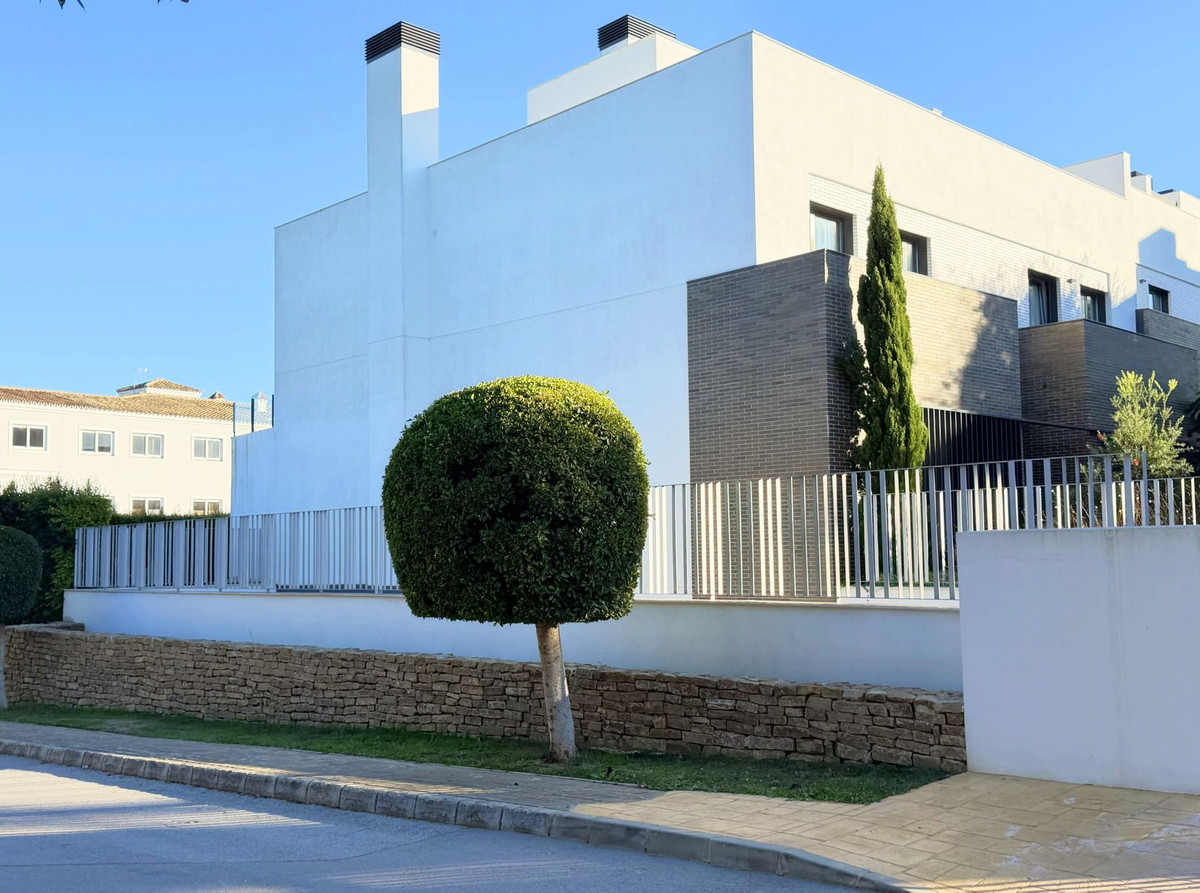 Se vende Adosada de 3 dormitorios en Costa Del Sol, Cadiz, España