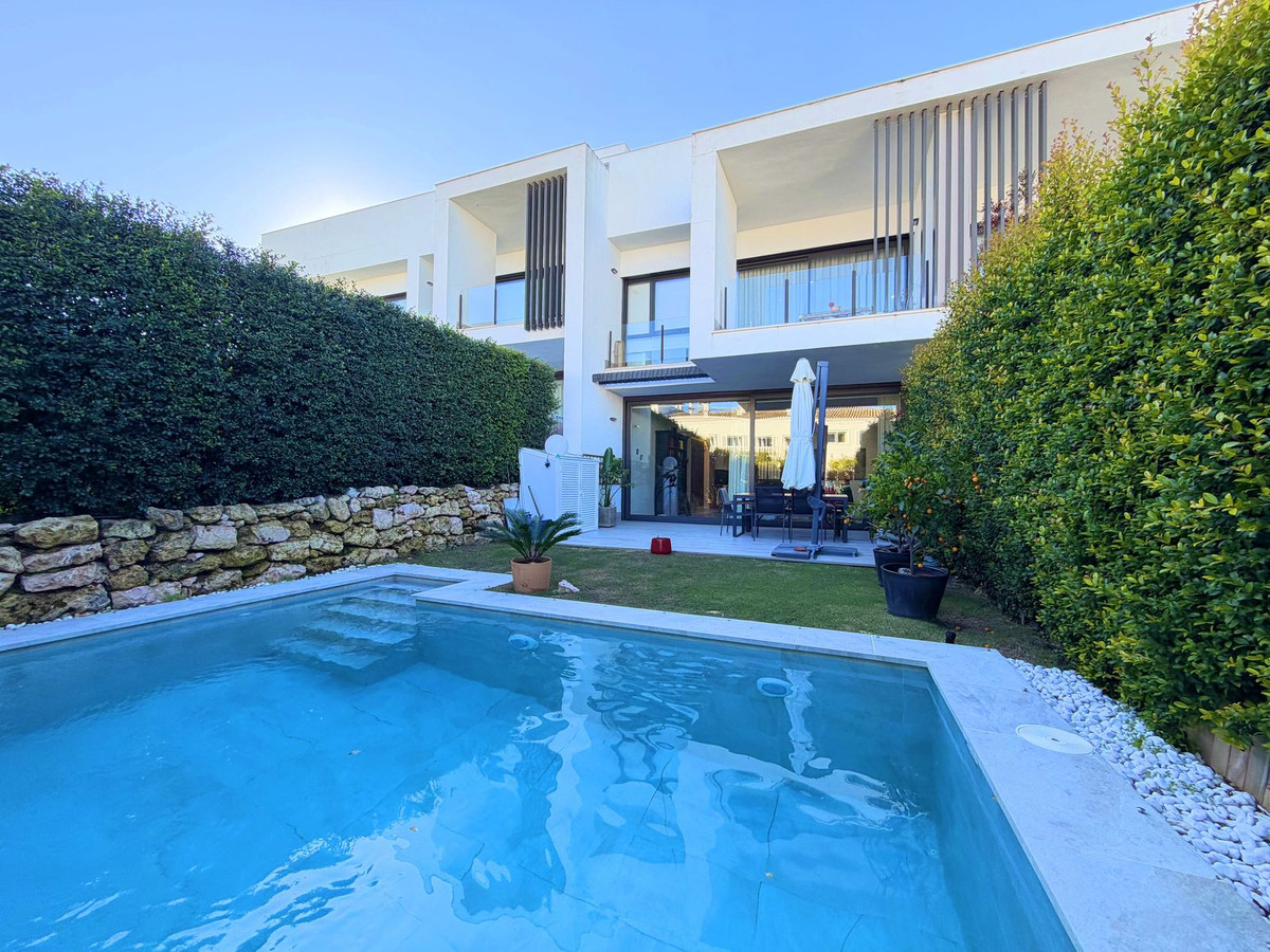 Se vende Adosada de 3 dormitorios en Costa Del Sol, Cadiz, España