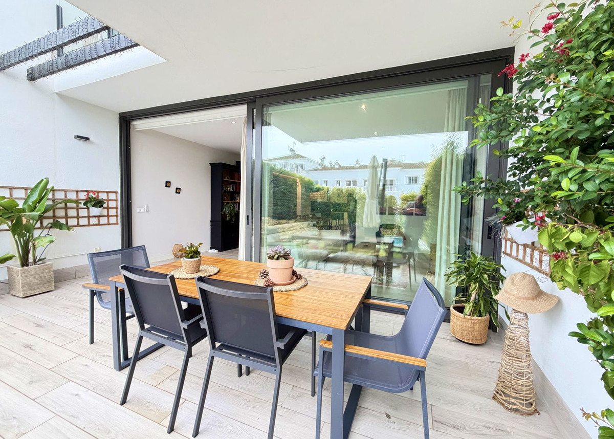 Se vende Adosada de 3 dormitorios en Costa Del Sol, Cadiz, España
