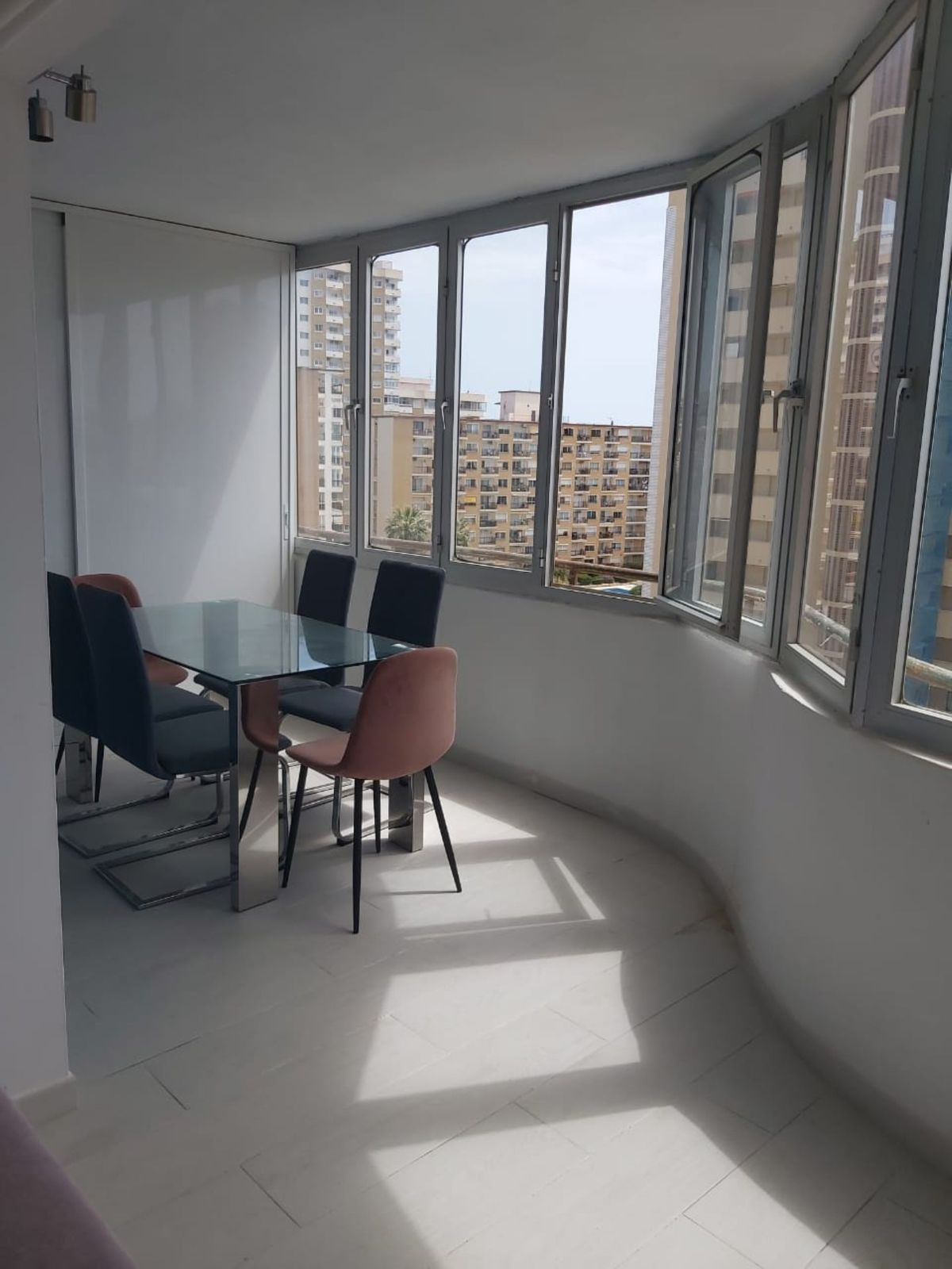 Se vende Apartamento Planta Media de 2 dormitorios en Costa Del Sol, Málaga, España