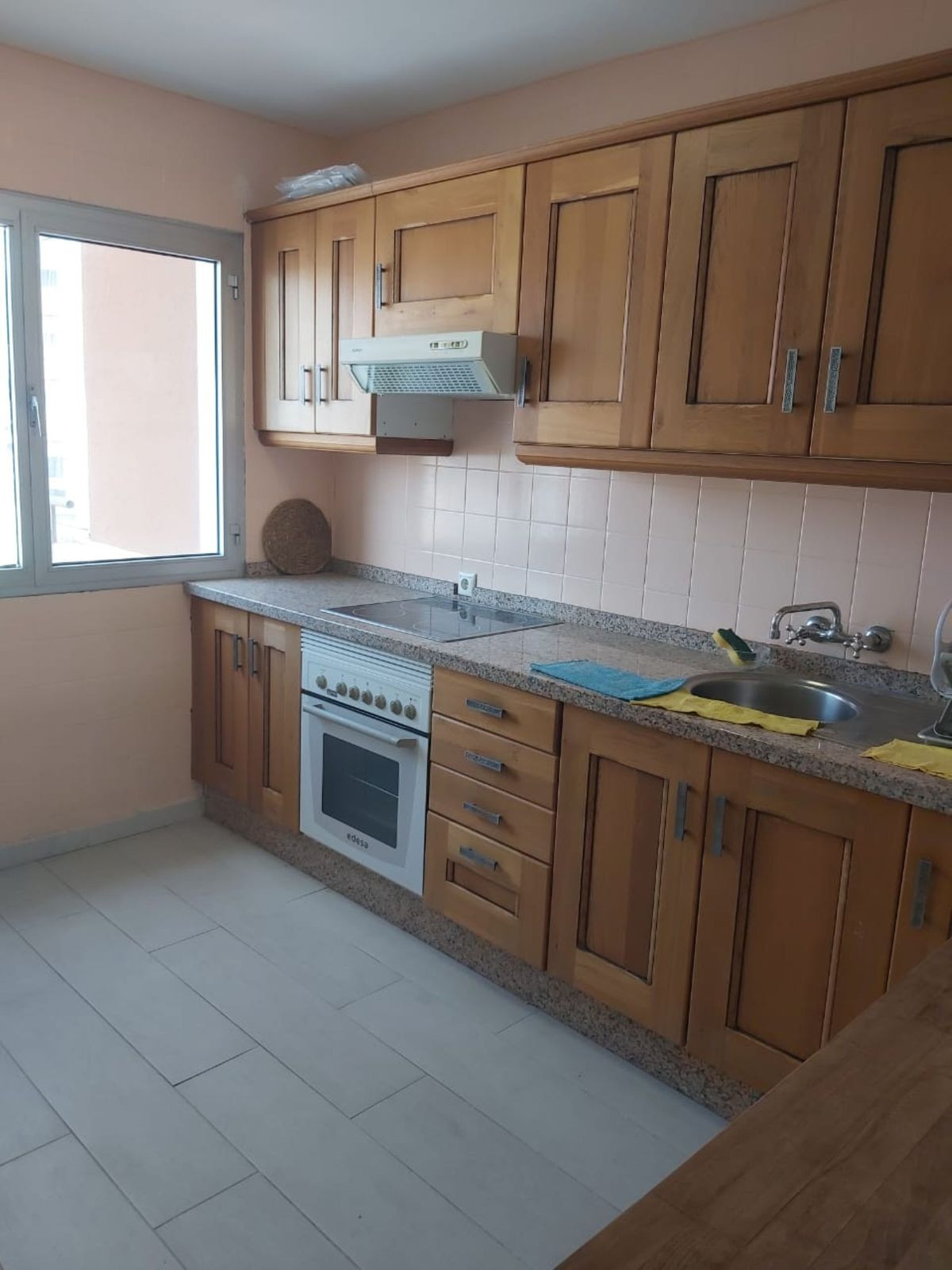 Se vende Apartamento Planta Media de 2 dormitorios en Costa Del Sol, Málaga, España