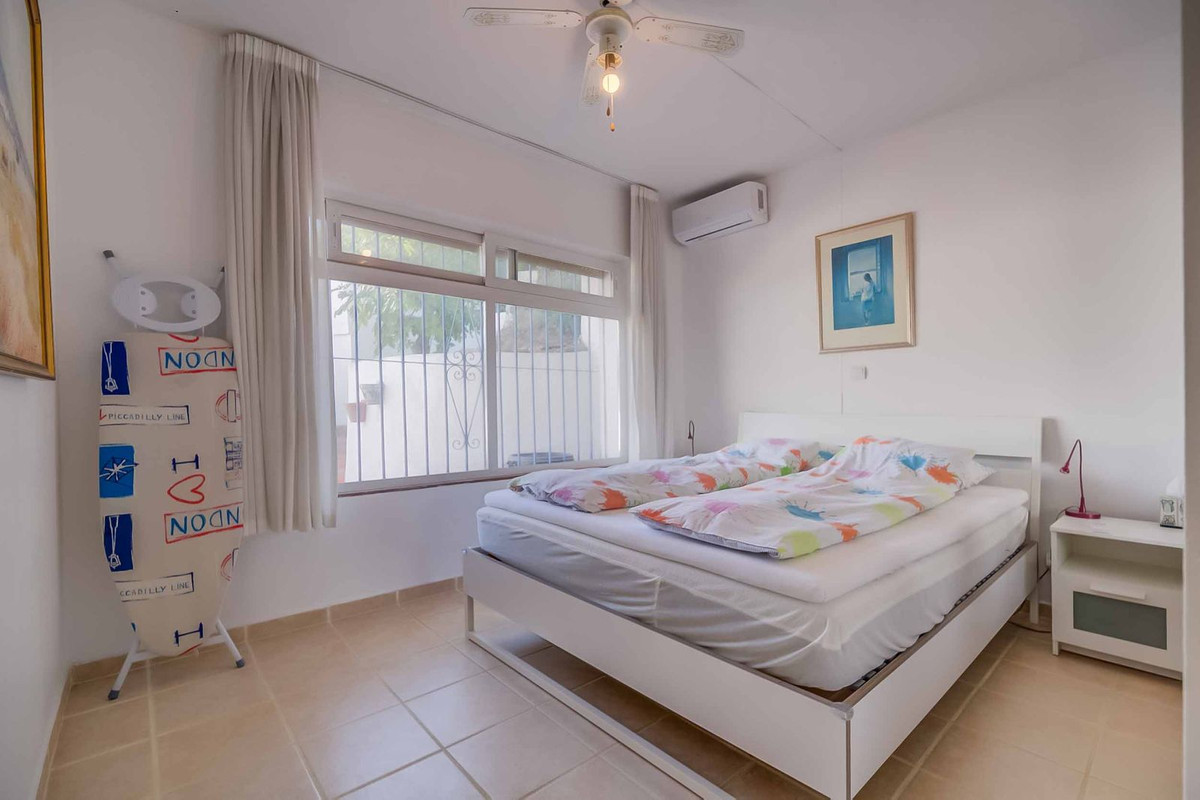 4 Bed Townhouse for sale in Sierrezuela Costa Del Sol, Málaga, Spain