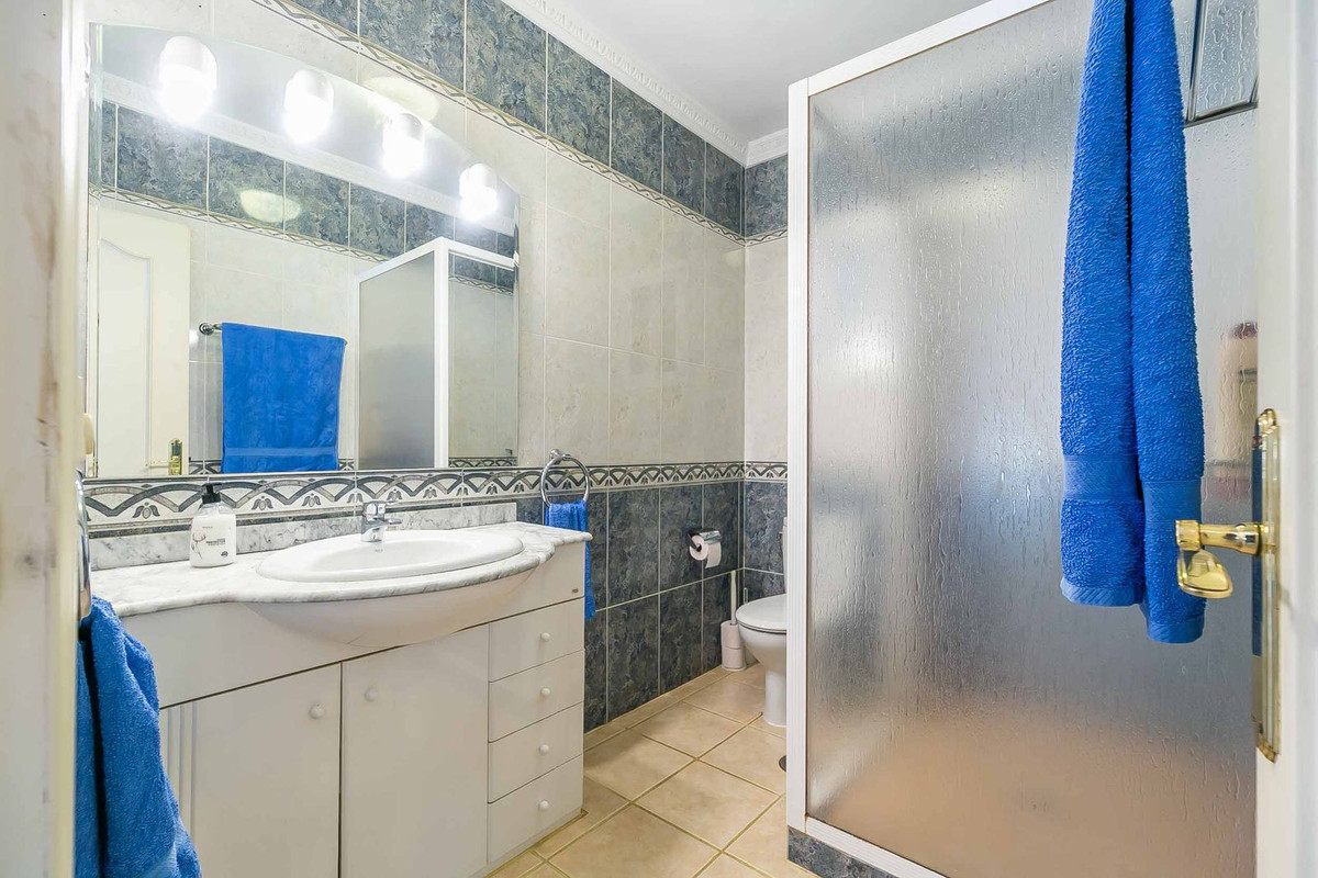 4 Bed Townhouse for sale in Sierrezuela Costa Del Sol, Málaga, Spain