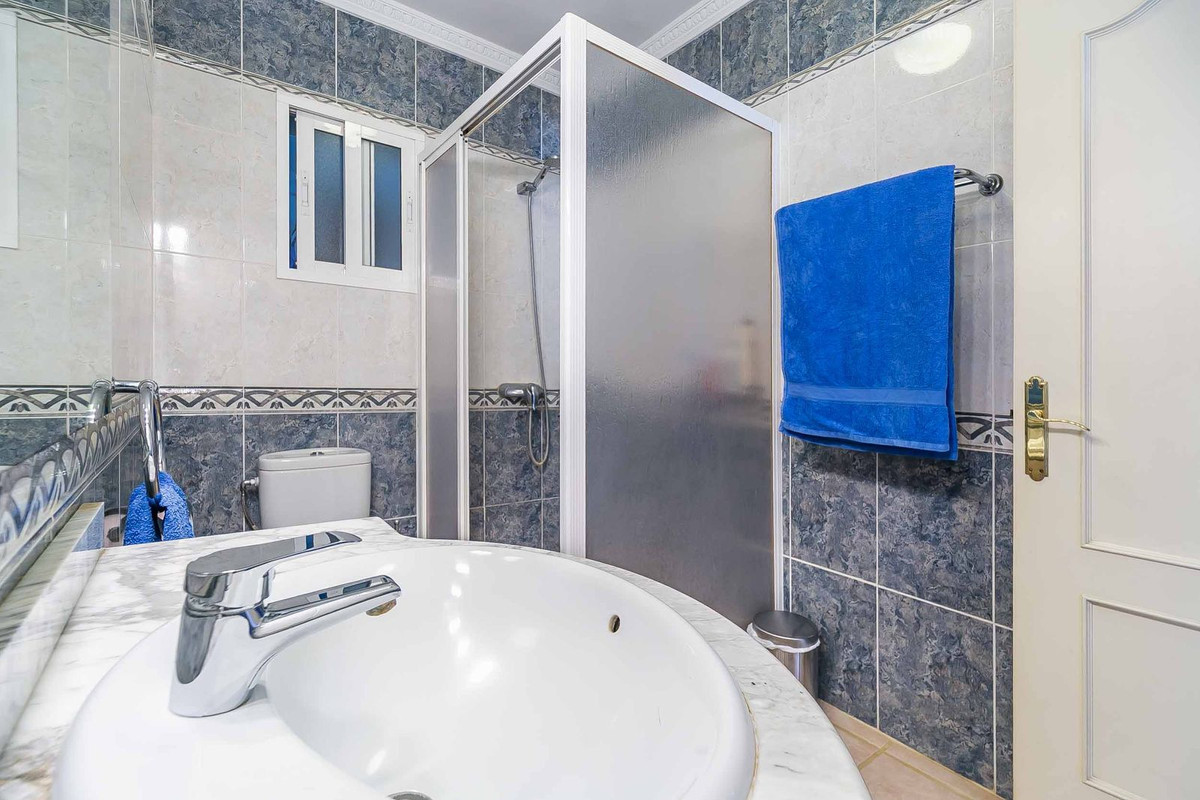 4 Bed Townhouse for sale in Sierrezuela Costa Del Sol, Málaga, Spain