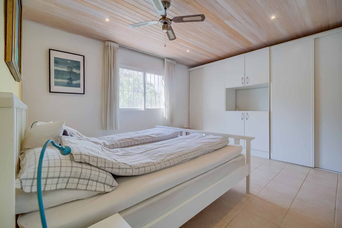 4 Bed Townhouse for sale in Sierrezuela Costa Del Sol, Málaga, Spain
