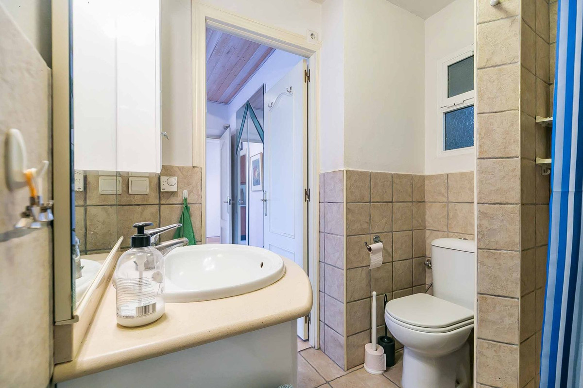 4 Bed Townhouse for sale in Sierrezuela Costa Del Sol, Málaga, Spain
