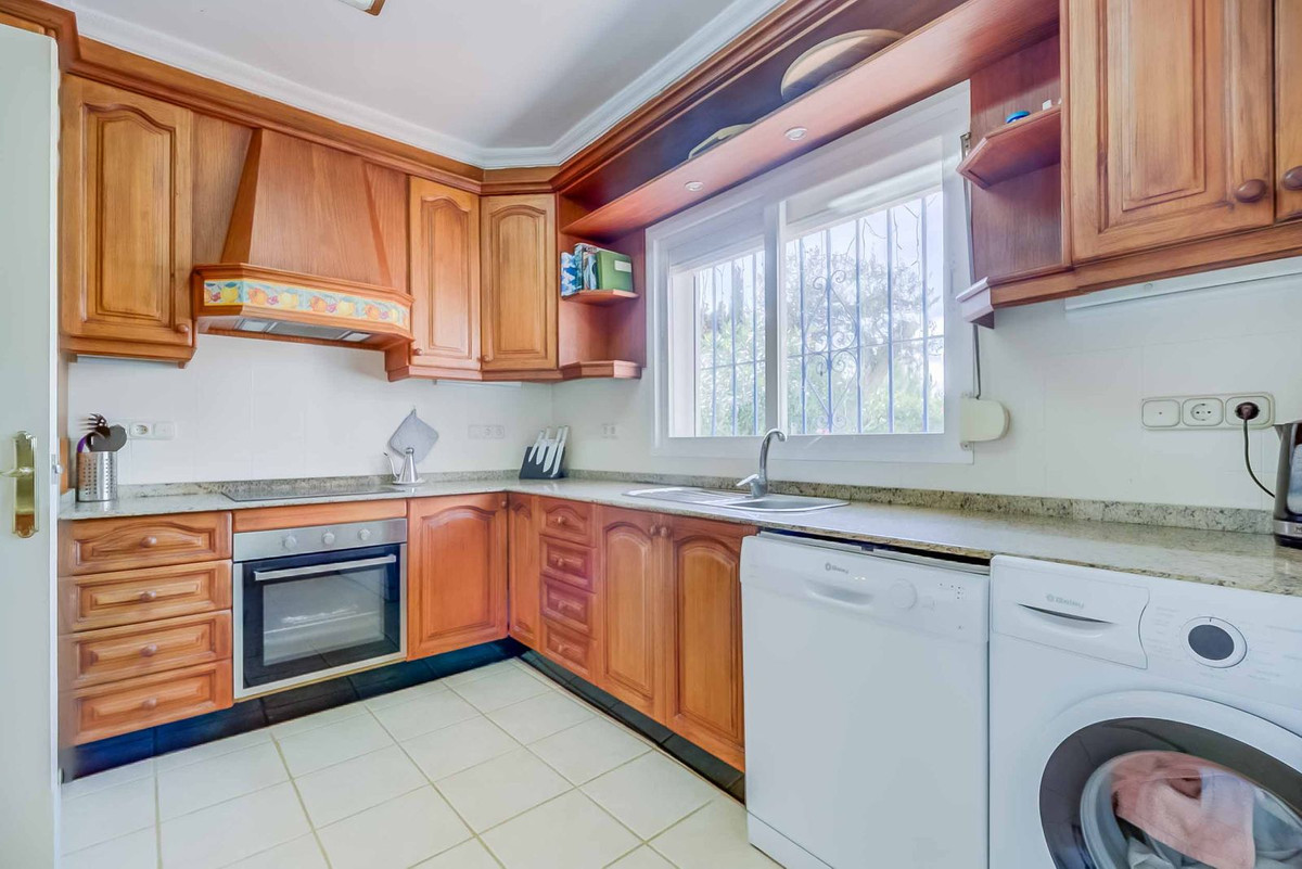 4 Bed Townhouse for sale in Sierrezuela Costa Del Sol, Málaga, Spain