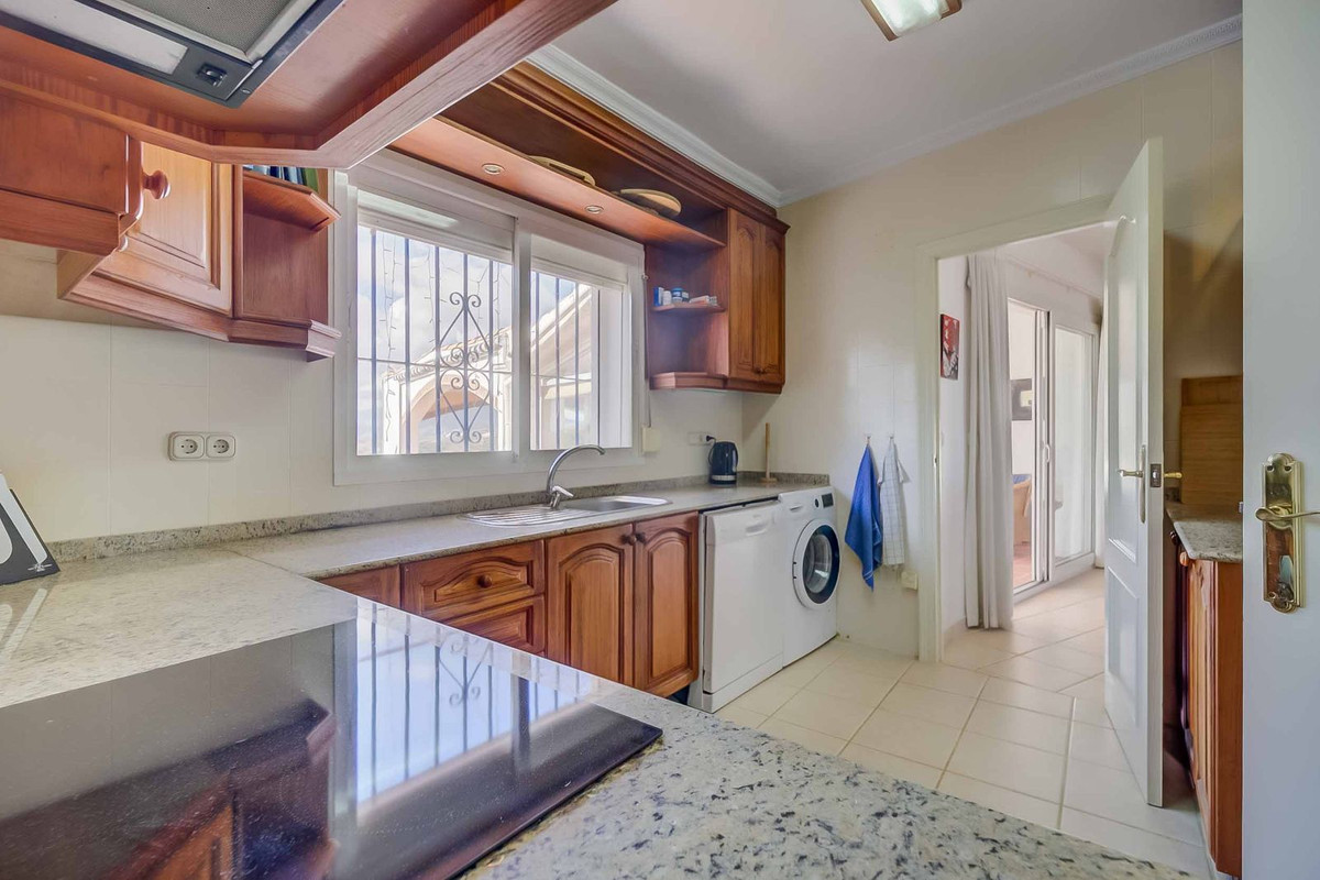 4 Bed Townhouse for sale in Sierrezuela Costa Del Sol, Málaga, Spain