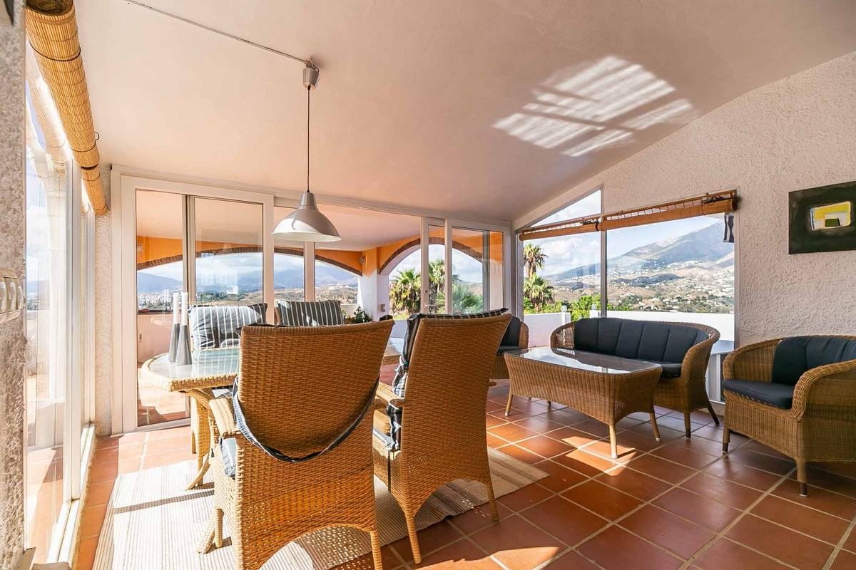 4 Bed Townhouse for sale in Sierrezuela Costa Del Sol, Málaga, Spain