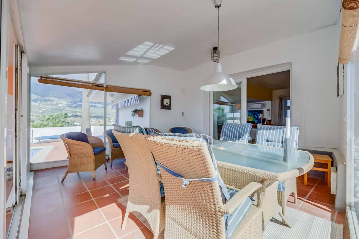 4 Bed Townhouse for sale in Sierrezuela Costa Del Sol, Málaga, Spain