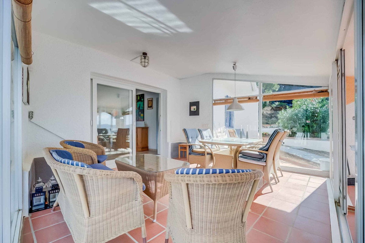 4 Bed Townhouse for sale in Sierrezuela Costa Del Sol, Málaga, Spain