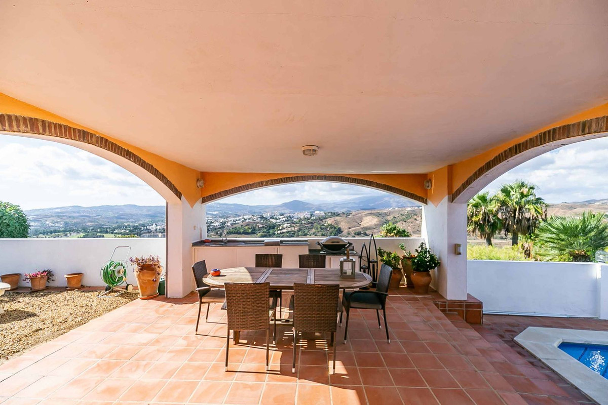4 Bed Townhouse for sale in Sierrezuela Costa Del Sol, Málaga, Spain