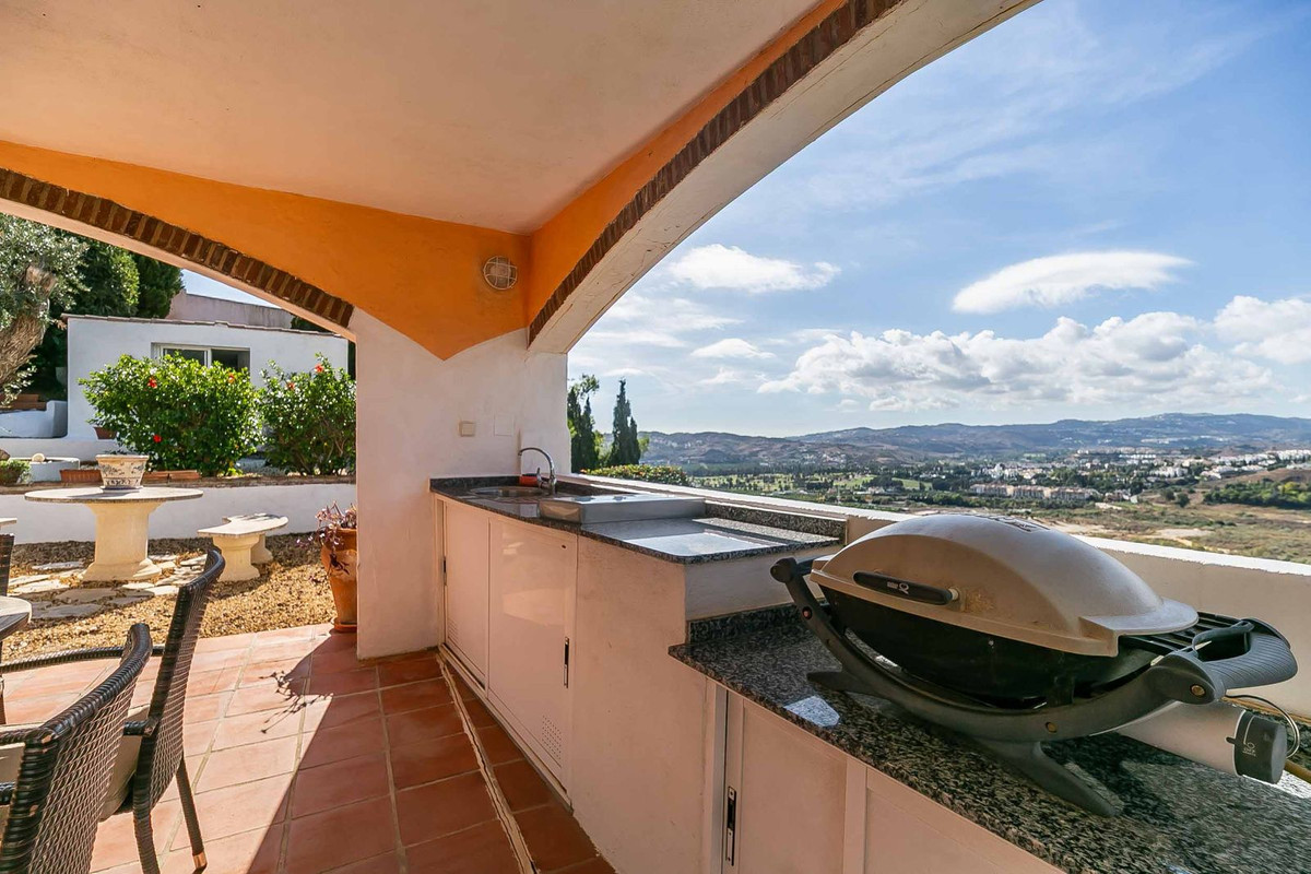 4 Bed Townhouse for sale in Sierrezuela Costa Del Sol, Málaga, Spain