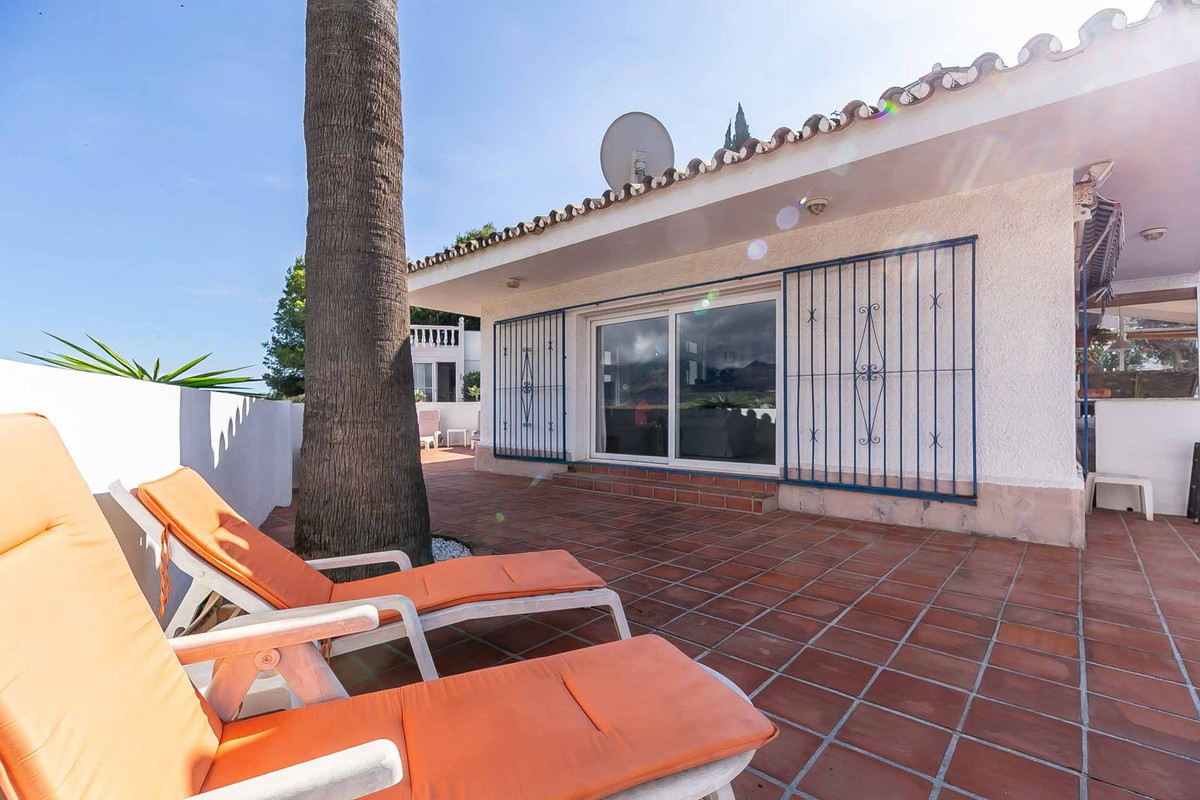 4 Bed Townhouse for sale in Sierrezuela Costa Del Sol, Málaga, Spain